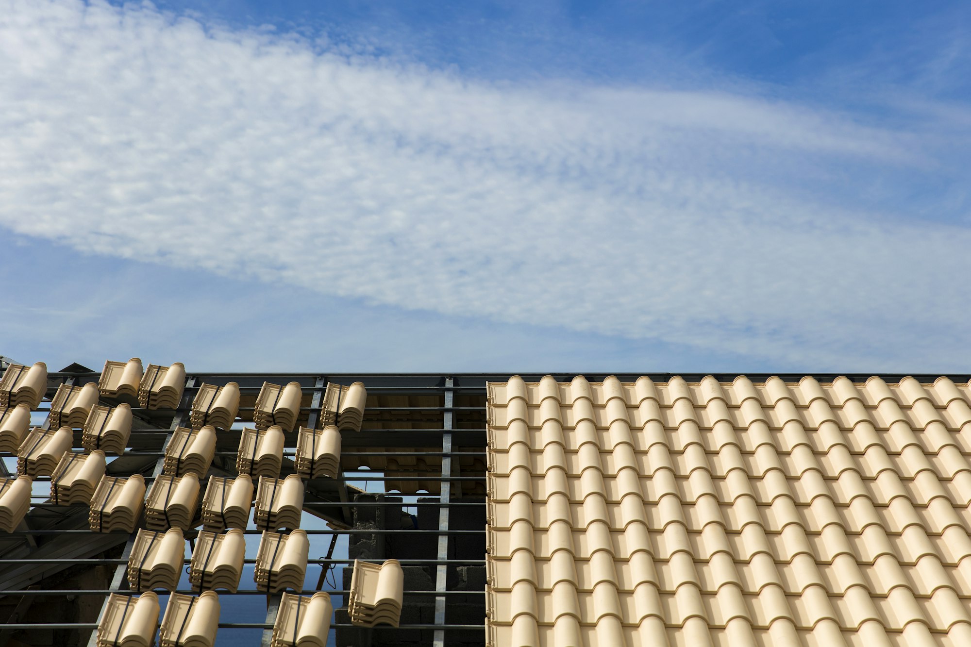 Roof tiles instalation